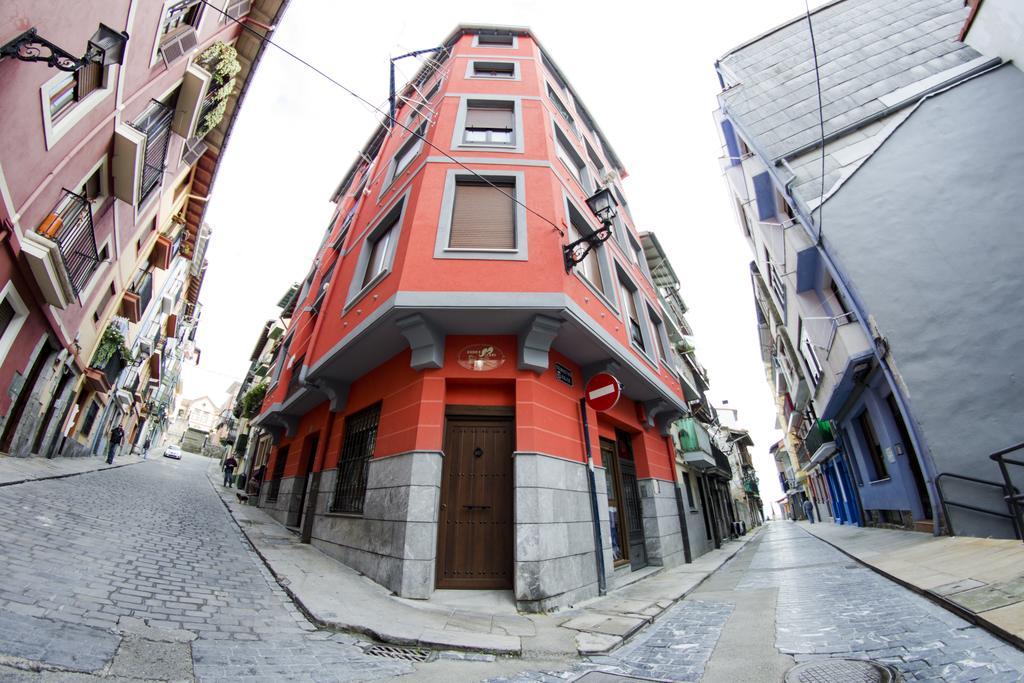 Andra Mari Apartamentu Turistikoak Bermeo Ruang foto